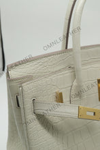 Load image into Gallery viewer, London 30 Birkin Style American Aligator Leather Opaque Color Gold Hardware